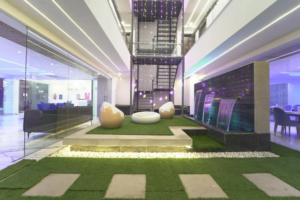 Vaabi Saabi Hotel 구르가온
