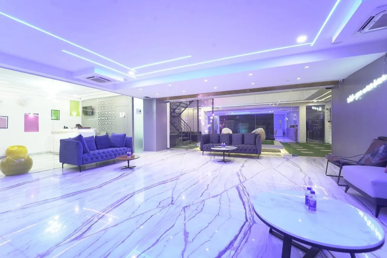 Vaabi Saabi Hotel 구르가온 3*,