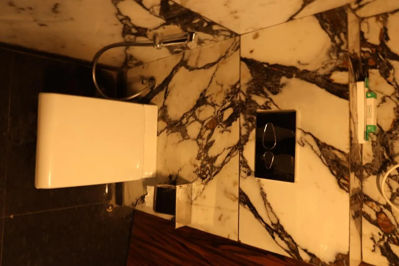 Vaabi Saabi Hotel 구르가온 3*,  인도